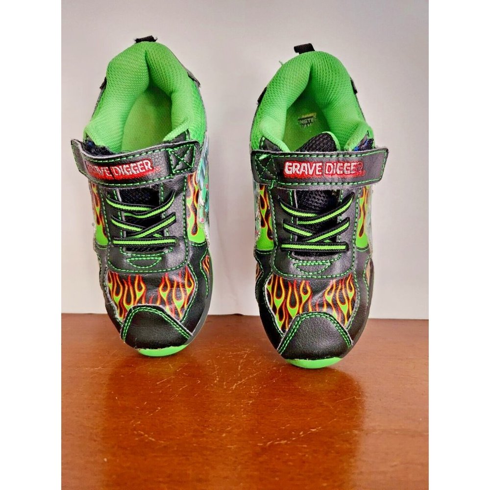 Monster Jam Grave Digger Light-up  Flame  sneakers 13Y